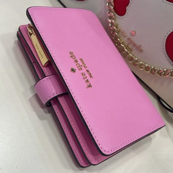 Kate Spade Madison Medium Bifold Wallet
Surf Pink
NWT - Picture 11 of 16
